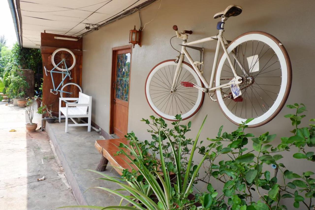 Chokchai Hotel Sai Yok Exterior photo
