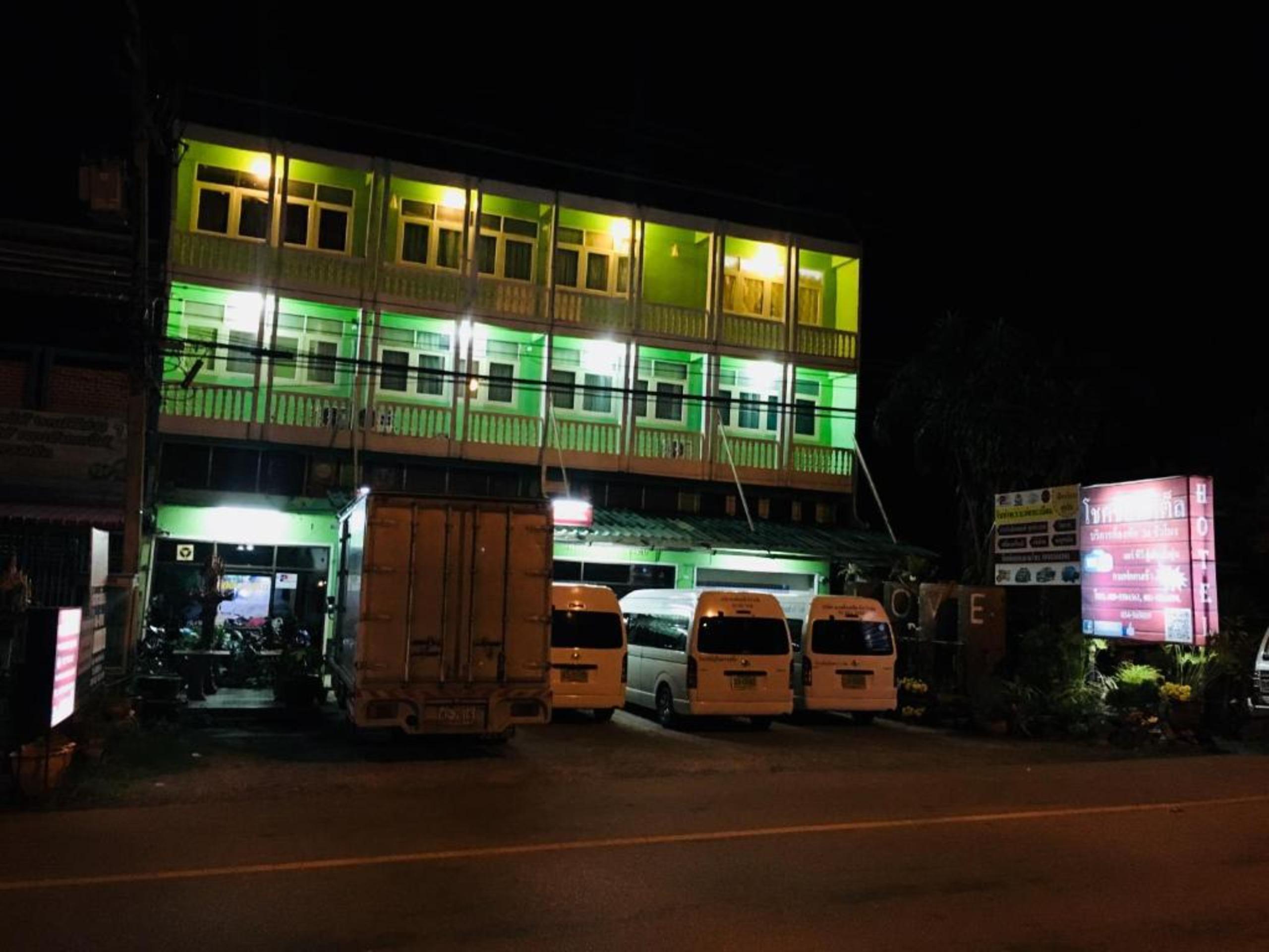 Chokchai Hotel Sai Yok Exterior photo